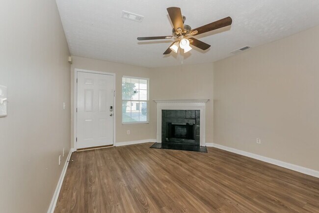 Building Photo - 262 Marsh Glen Dr