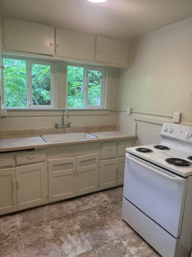Building Photo - Price Reduction! Tired of sharing walls wi...