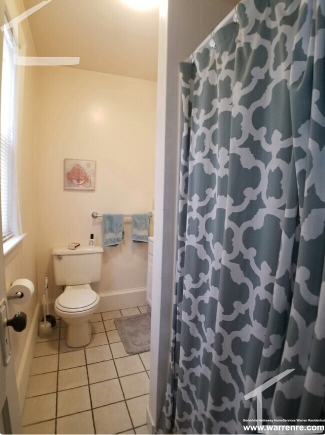 Building Photo - 35 Riverview Rd