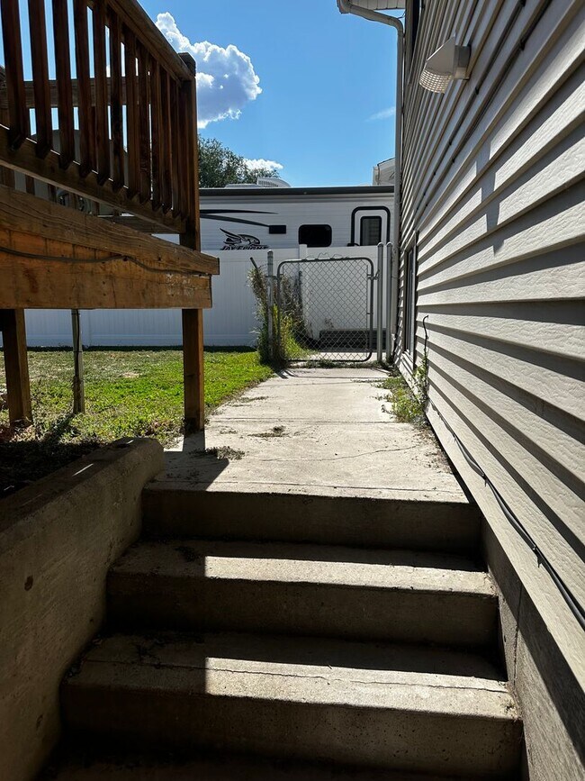 Foto del edificio - 3984 Ethel Ln