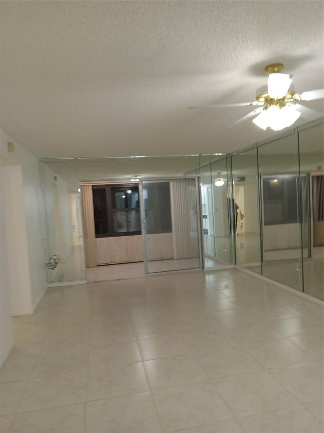 Foto del edificio - 901 SW 138th Ave