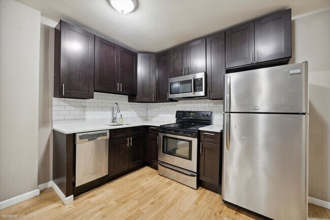 Foto del edificio - 3 br, 3 bath Triplex - 2000 N 17TH ST Unit 1