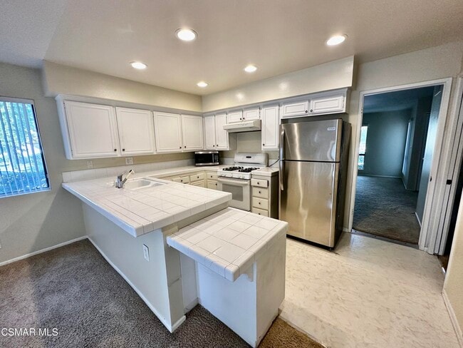 Building Photo - 2866 Lakeridge Ln