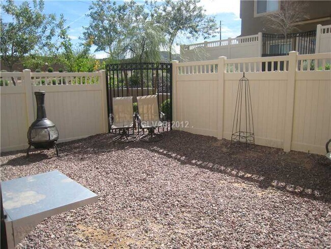 Foto del edificio - 1088 Moonlit Oasis Ln