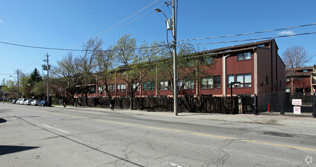 Building Photo - 1209 Queen St E