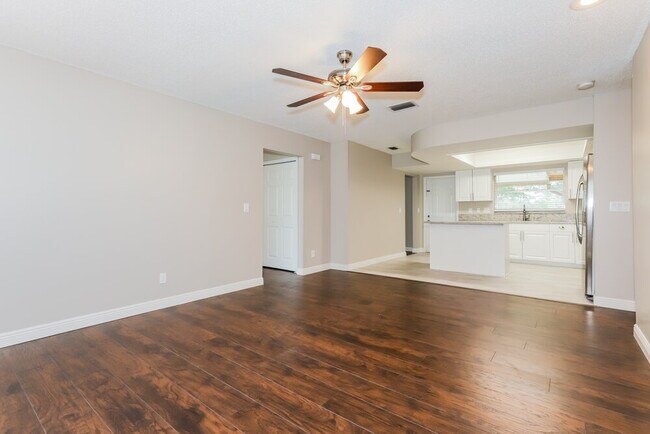 Foto del edificio - 506 Mahogany Dr