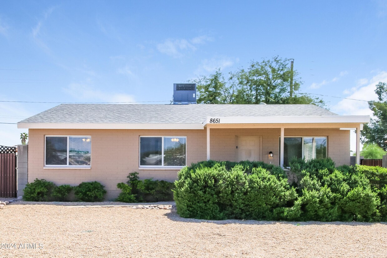 Primary Photo - 8651 E Pueblo Ave