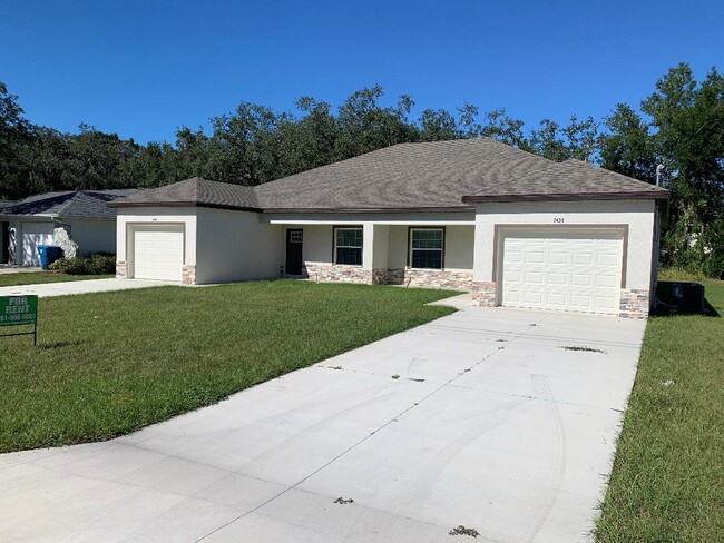 Foto del edificio - 7437 Mead Dr