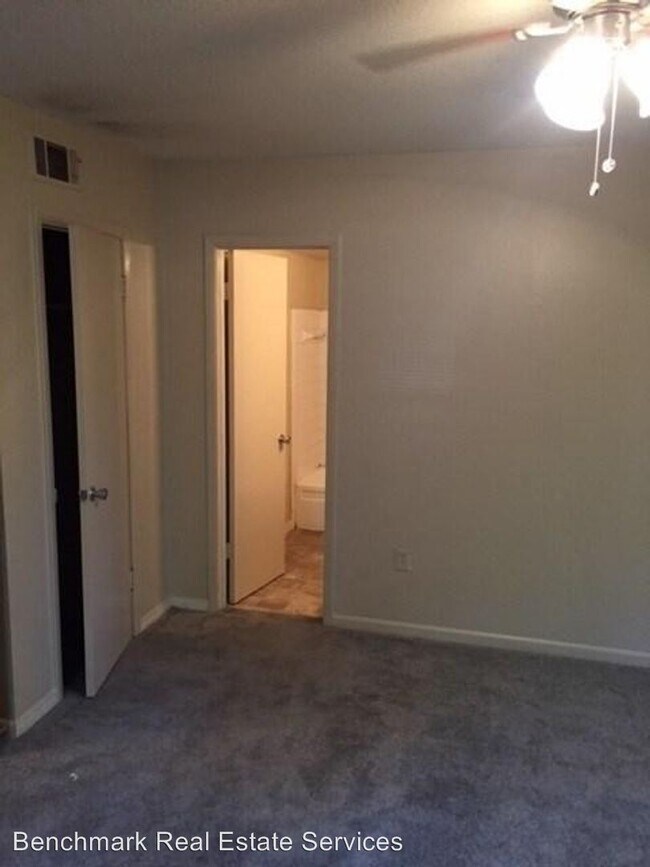 Foto del edificio - 1 br, 1 bath Apartment - 2303 Columbia Ct.