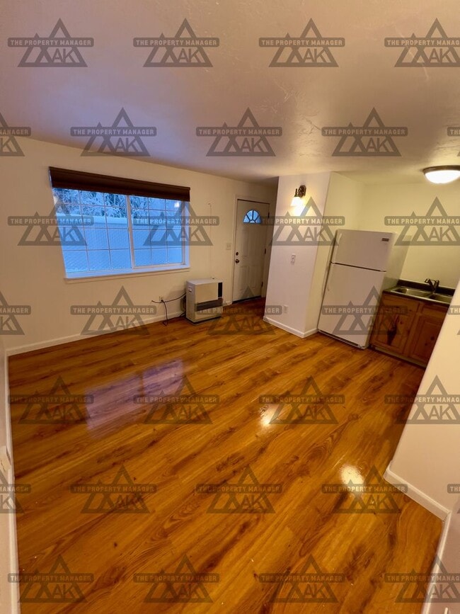 Building Photo - West Fifth Avenue