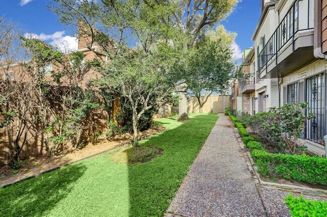 Foto del edificio - 516 N Post Oak Ln