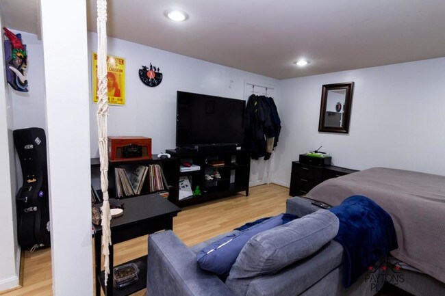 Foto del edificio - 2400 Washington Blvd