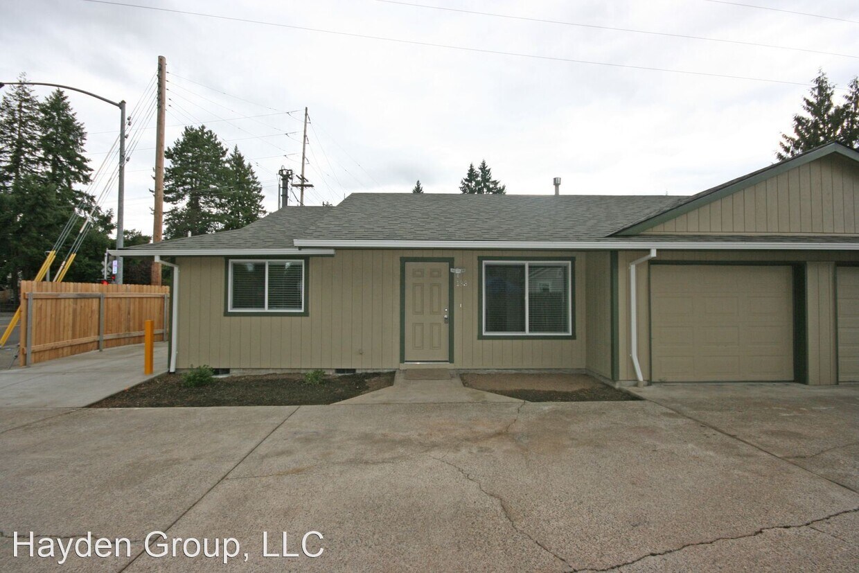 Primary Photo - 2 br, 1 bath House - 133 SE 12th Ave