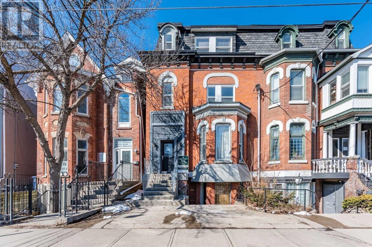 210 Carlton St., Toronto, ON M5A 2L1 House for Rent in Toronto, ON