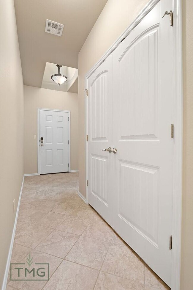 Foto del edificio - Luxury Gated Patio Home | 2 Bed, 2 Bath | Owasso, OK | Lawn Care Included