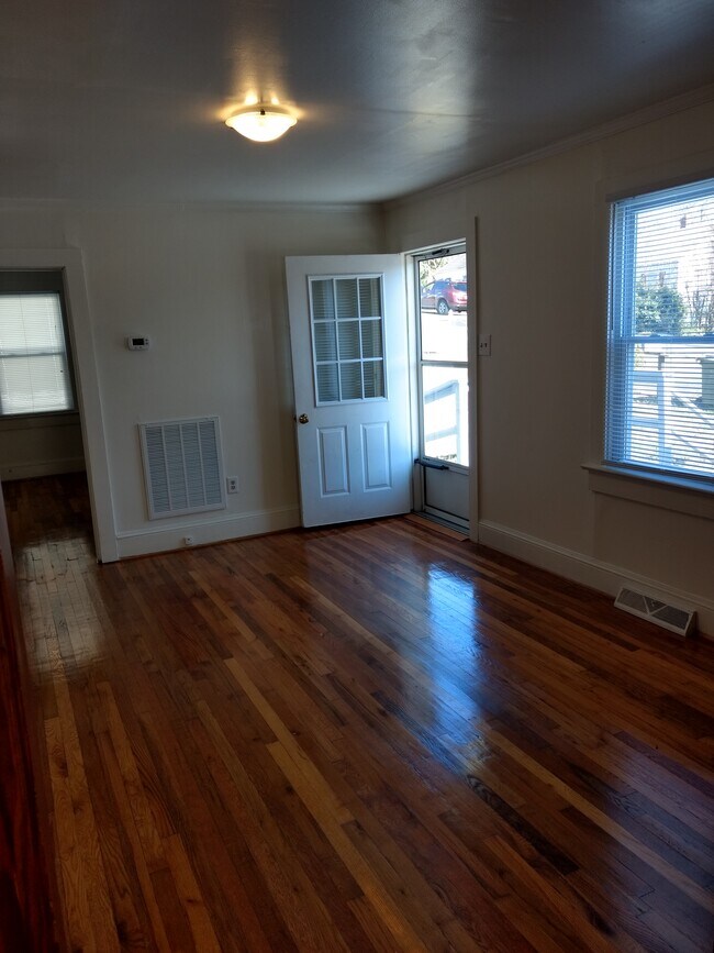 living room - 707 Monroe St