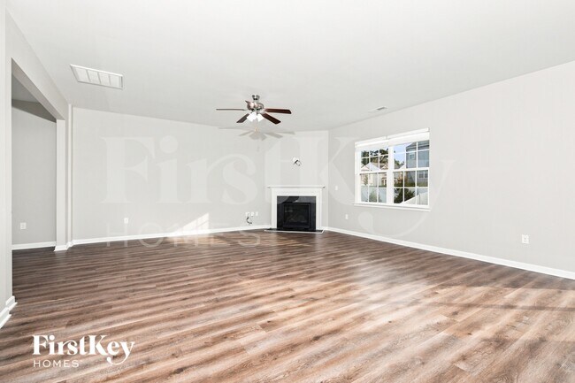 Building Photo - 766 River Dell Townes Ave.
