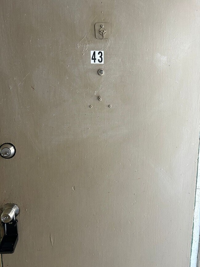 Photo - 1221 Kennedy Rd Apartment