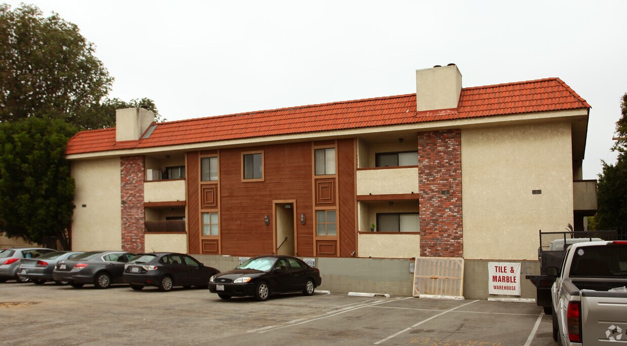 Foto del edificio - 2350 Bentley Ave