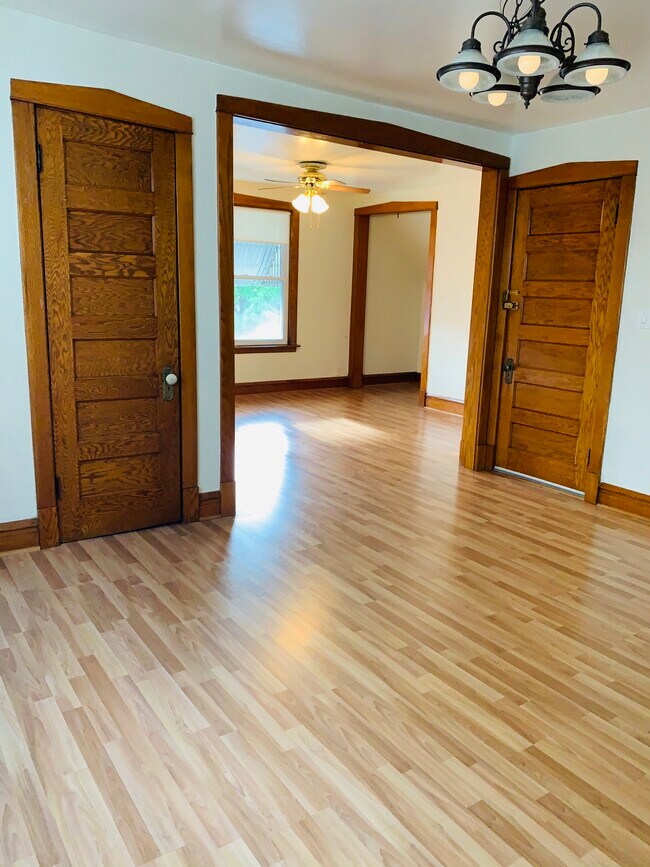 Sala de estar - 2437 N Central Park Ave