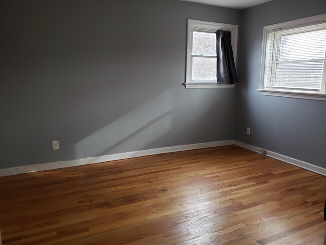 Bedroom 1 - 30 Saint Walter Ln