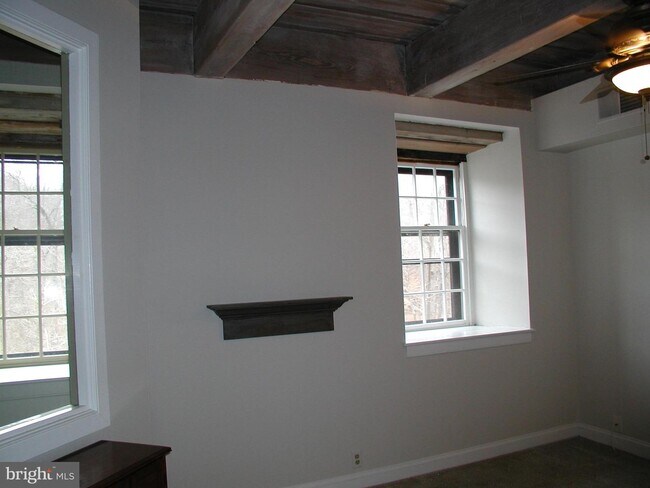 Building Photo - 49 Bancroft Mills Rd