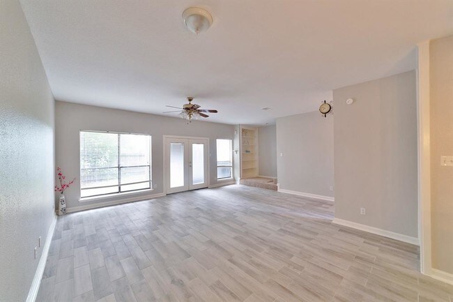 Foto del edificio - 880 Tully St