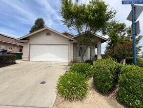 Building Photo - 995 Vineyard Way