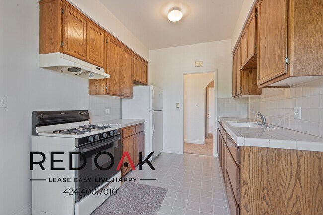 Foto del edificio - ~1 Month FREE ON APPROVED CREDIT~ Top Floo...