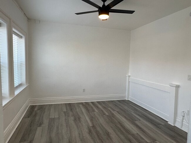 Interior Photo - Catalina Court
