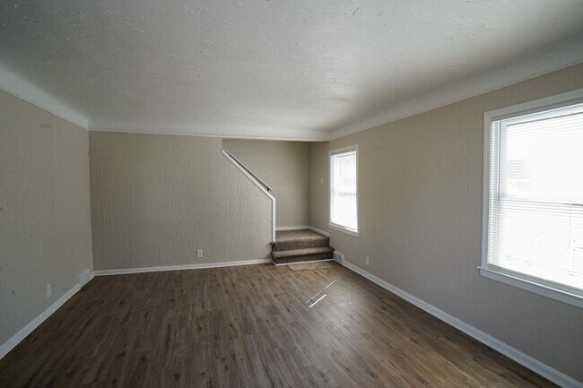 Foto del edificio - Freshly Renovated 2-Bedroom Home – Cozy & ...