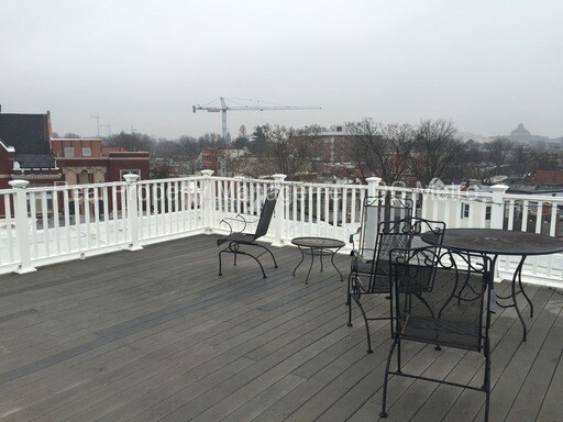Foto del edificio - 815 Maryland Ave NE