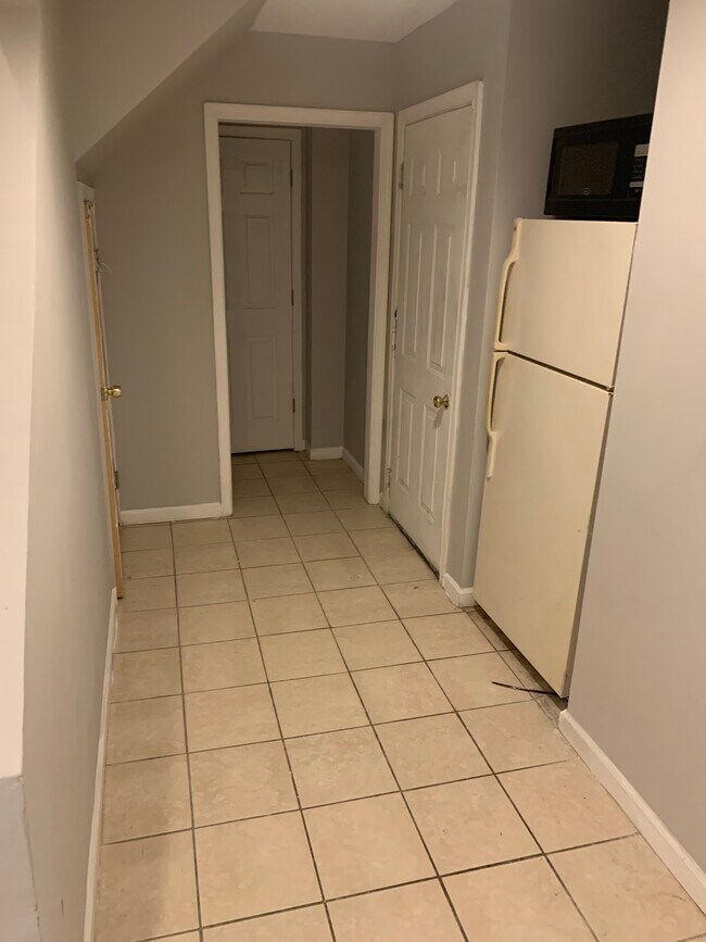 10507 Elders Hollow Dr Unit Basement, Mitchellville, MD 20721