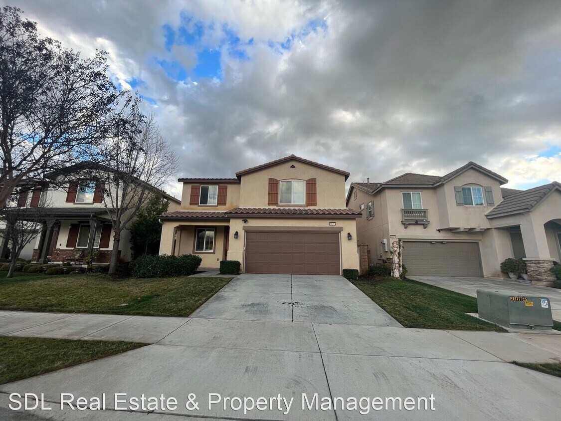 Primary Photo - 5 br, 2.5 bath House - 34243 Chaparossa