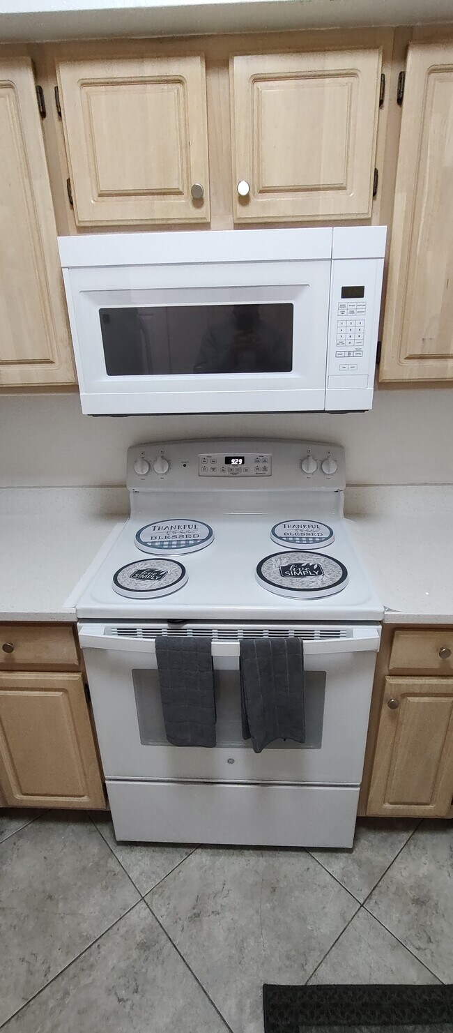 New Stove - 23580 Walden Center Dr