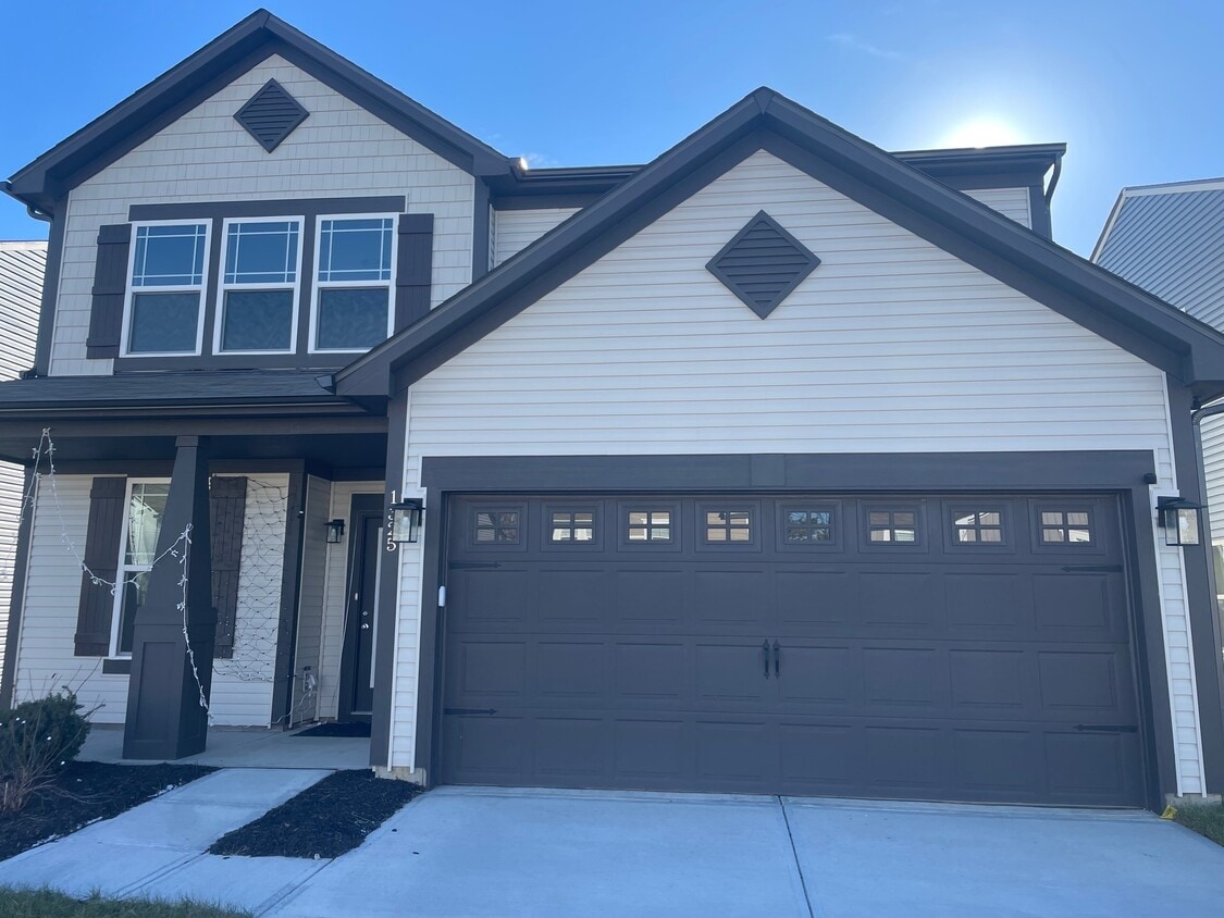 1325 Delacorte Cir, Shelbyville, IN 46176 House Rental in Shelbyville, IN