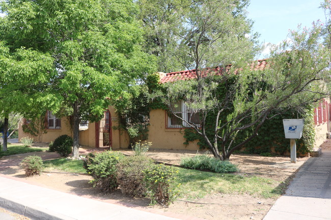 Foto del edificio - Arcadia Courtyard Apts