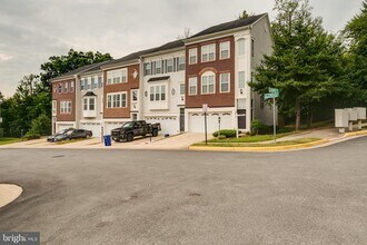 Building Photo - 2655 Glenriver Way