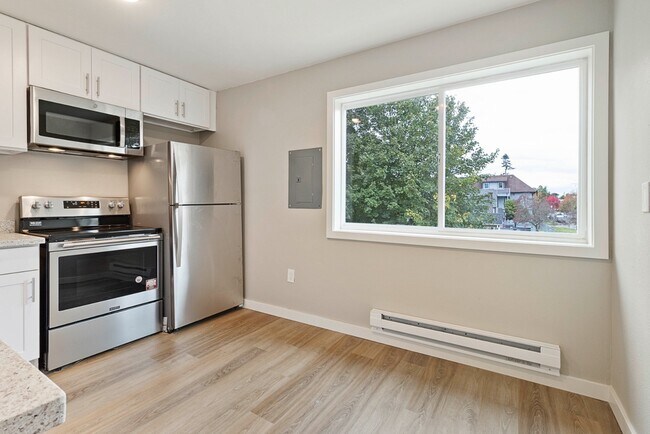 Building Photo - Charming 3BR Home in Heart of Tacoma - Mod...
