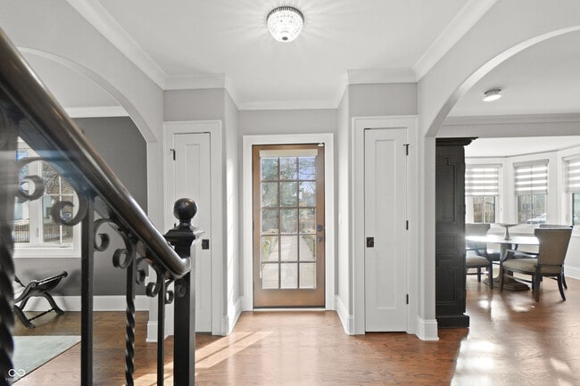 Building Photo - 1210 Golden Hill Dr