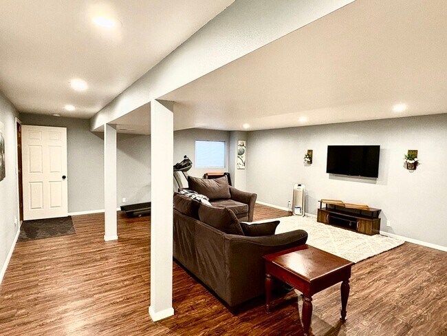 Foto del edificio - 2512 Hollingbourne Dr