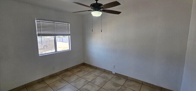 Building Photo - 1551 E Christy Dr