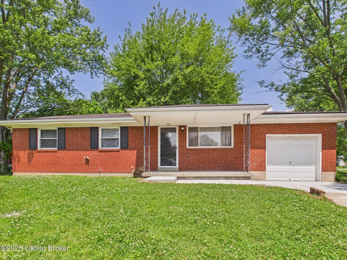 Primary Photo - 207 Greenlawn Dr