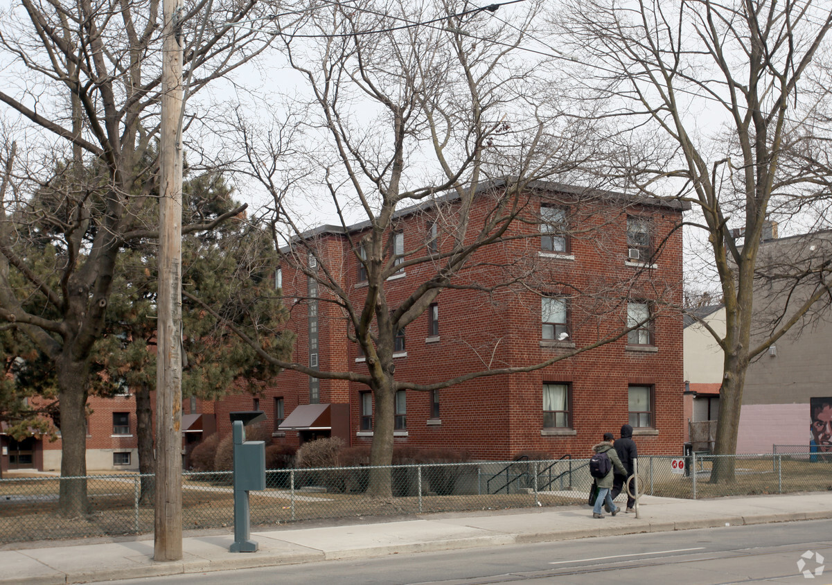 Photo du bâtiment - Greenwood Court