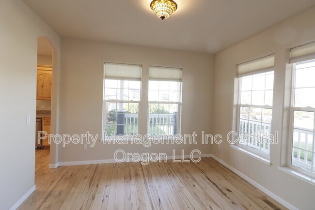 Foto del edificio - 3721 SW Tommy Armour Ln