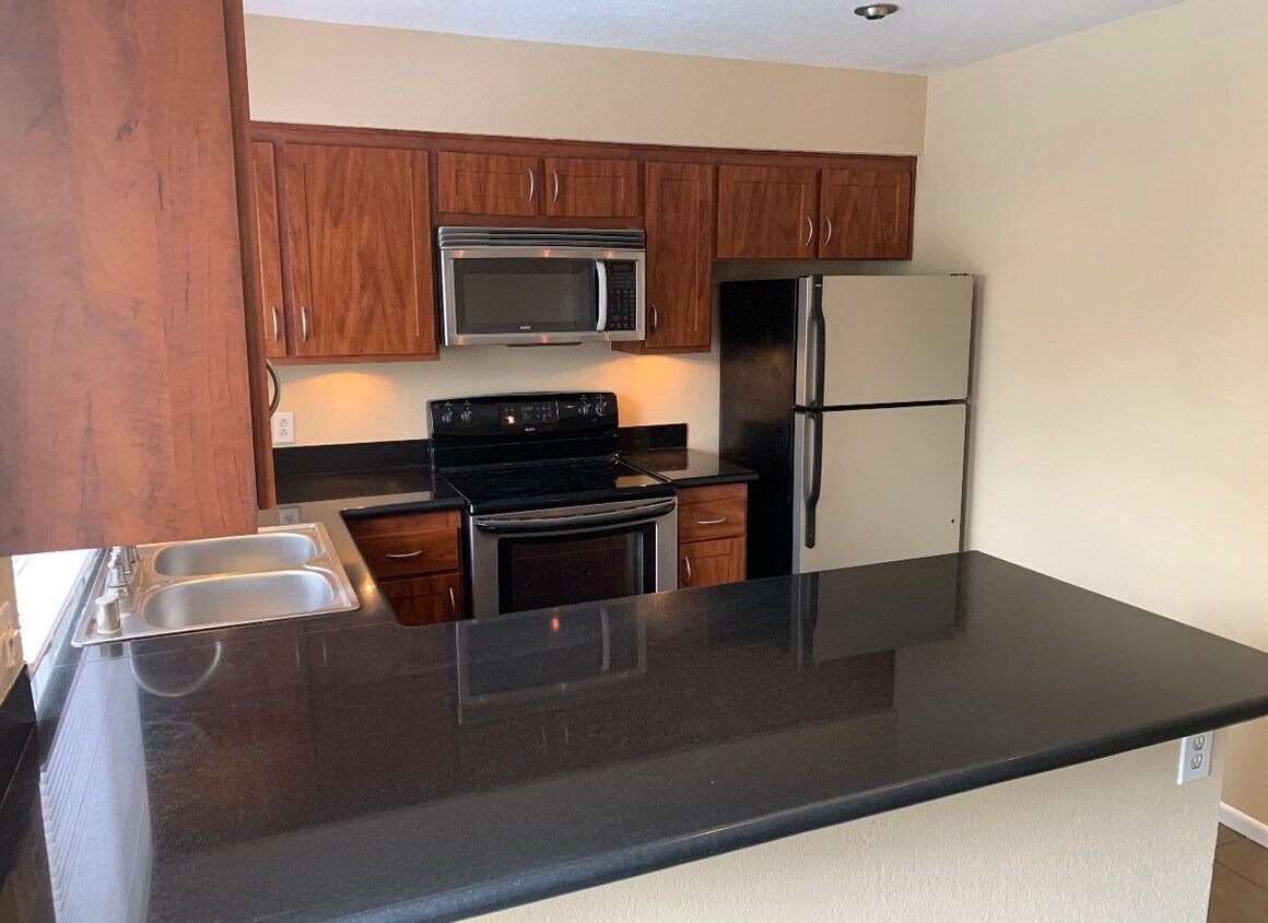 Foto principal - 7988 Mission Center Ct