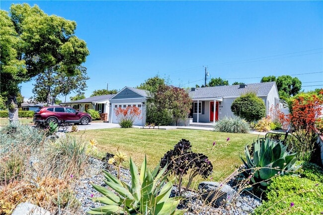 Building Photo - 4318 Jacaranda Ave