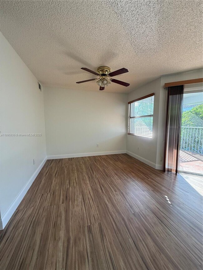 Foto del edificio - 2646 SE 19th Ct