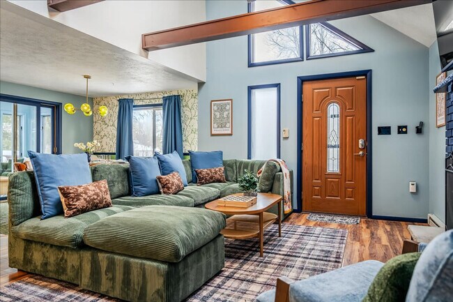 Building Photo - 157 Seminole Trail