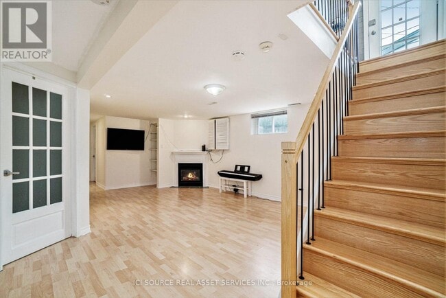 Photo du bâtiment - 1303 Albany Dr